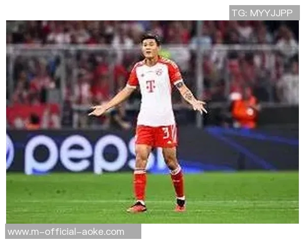 米体：尤文希望在冬窗引进新后卫，目标包括什克和金玟哉